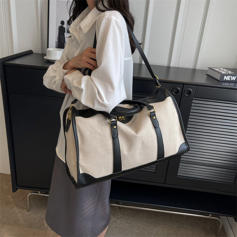 Sporty travel bag with removable shoulder strap Bowlift