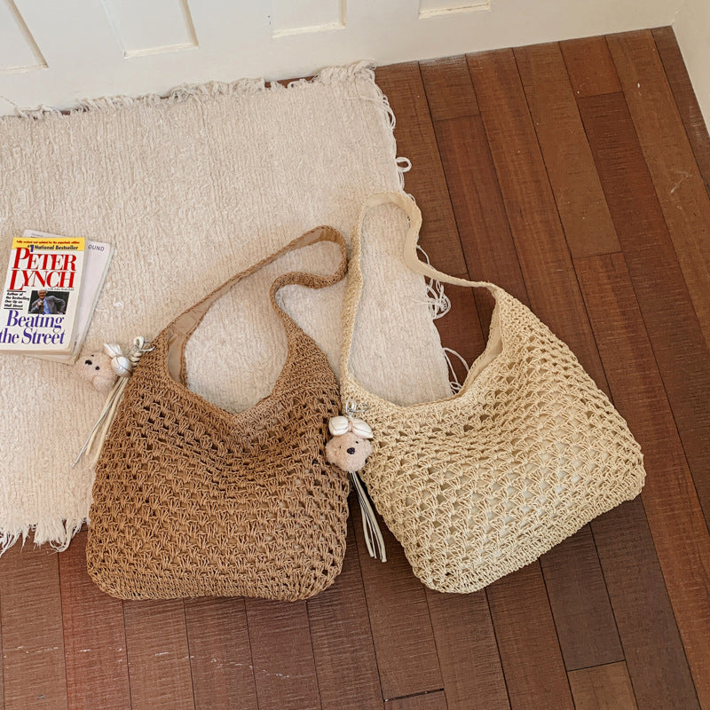 Stylish crochet handbag Bowlift