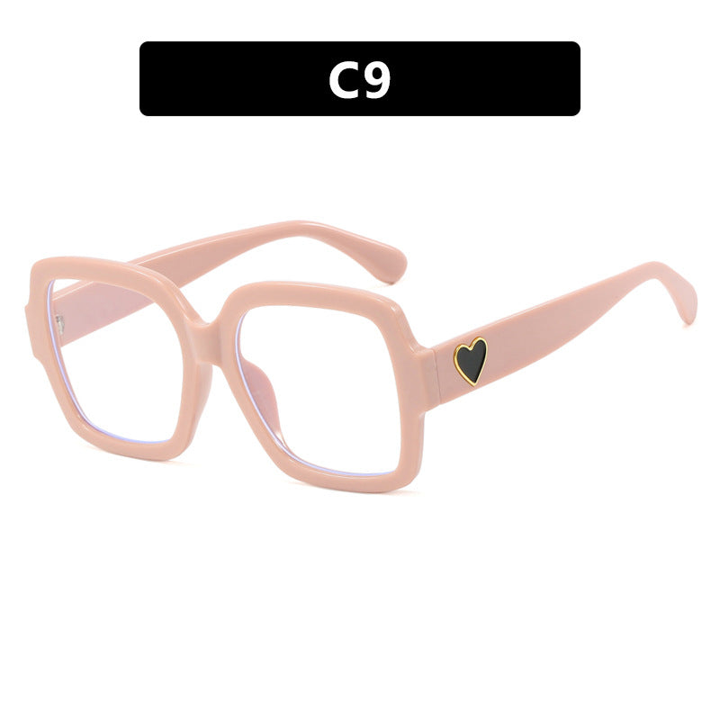 Women's square sunglasses with fashionable heart accent Bowlift