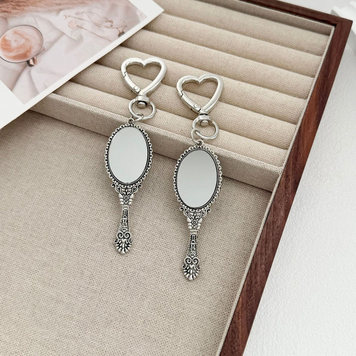 Vintage-Style Compact Mirror Keychain Bowlift