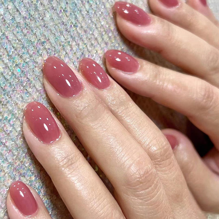 Elegant Nail Art with Gloss Finish Bowlift