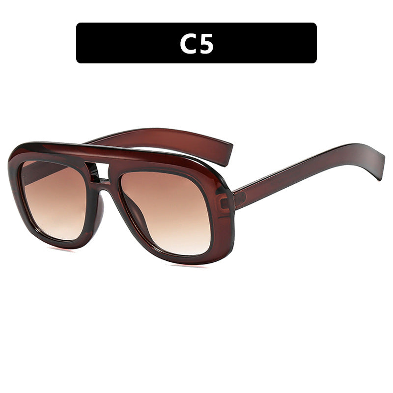 Women's striking sunglasses in elegant style Bowlift