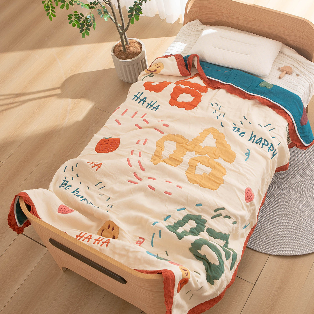 Women's bedspread with cute animal and fairy tale motif Bowlift