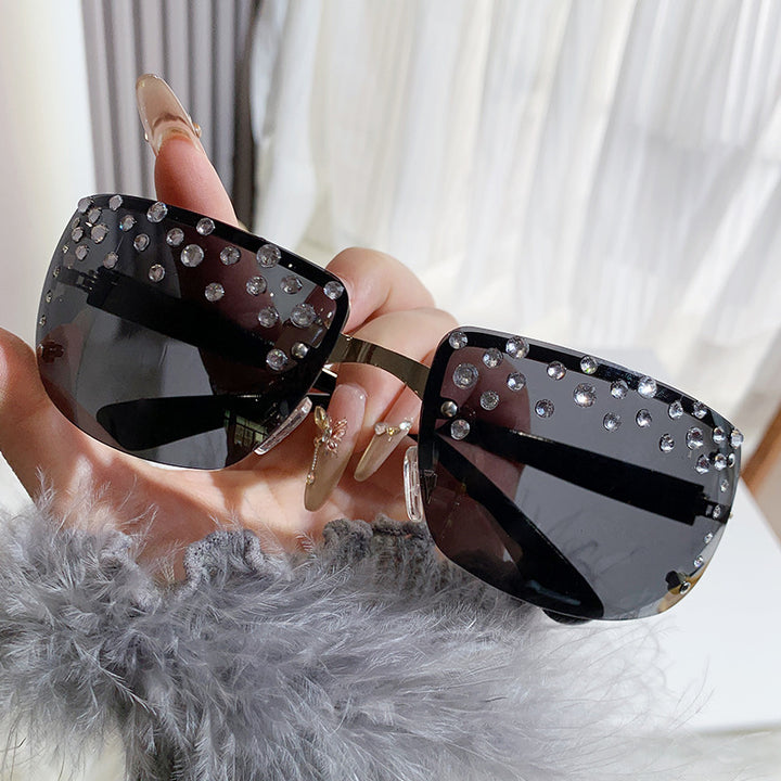 Women's Glamorous Sunglasses with Glitter Accents Bowlift