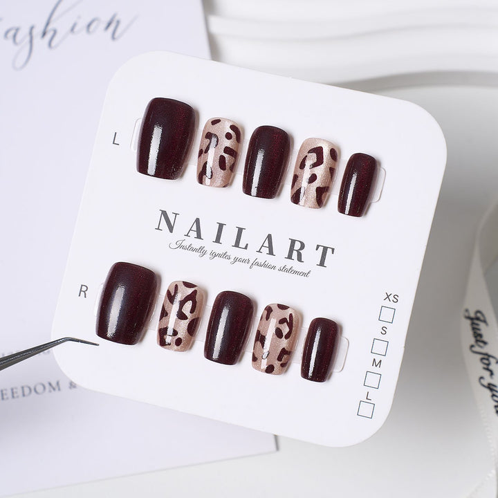 Artistic Press-On Nail Set with Leopard Print and Glossy Finish Bowlift