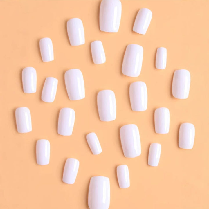 Artificial nail set with elegant high-gloss finish Bowlift