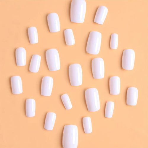 Artificial nail set with elegant high-gloss finish Bowlift