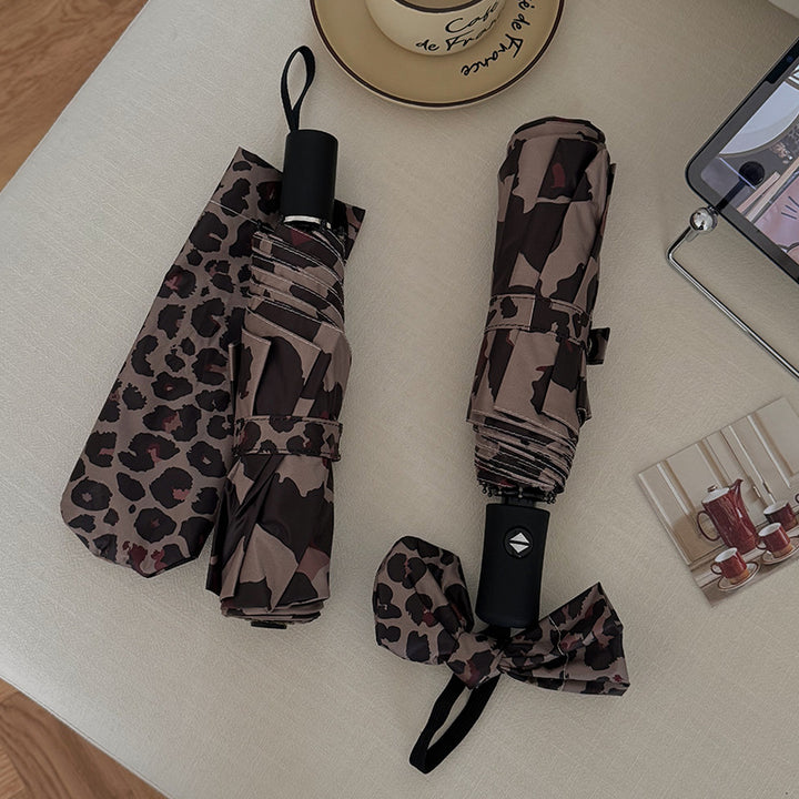 Women's Foldable Umbrella in Modern Leopard Pattern Bowlift