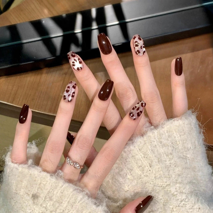 Elegant and Trendy Nail Set Bowlift