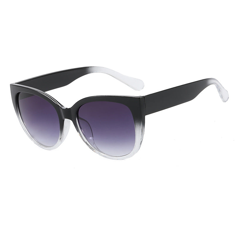 Ladies extravagant sunglasses with fashionable cat-eye design Bowlift