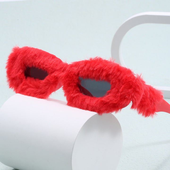 Ladies extravagant sunglasses with luxurious fur frame Bowlift