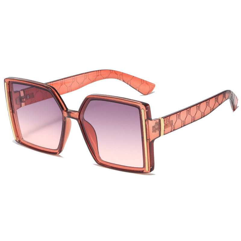 Women’s fashionable sunglasses in retro-inspired design Bowlift