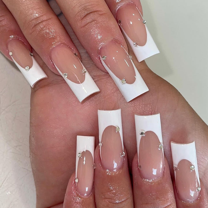 Elegant Crystal-Embellished Press-On Nail Design Bowlift