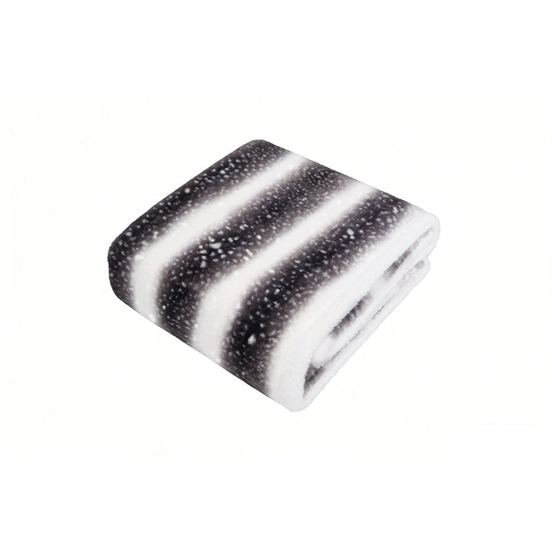 Women Cozy Dog Blanket with Soft Fleece and Modern Design Bowlift