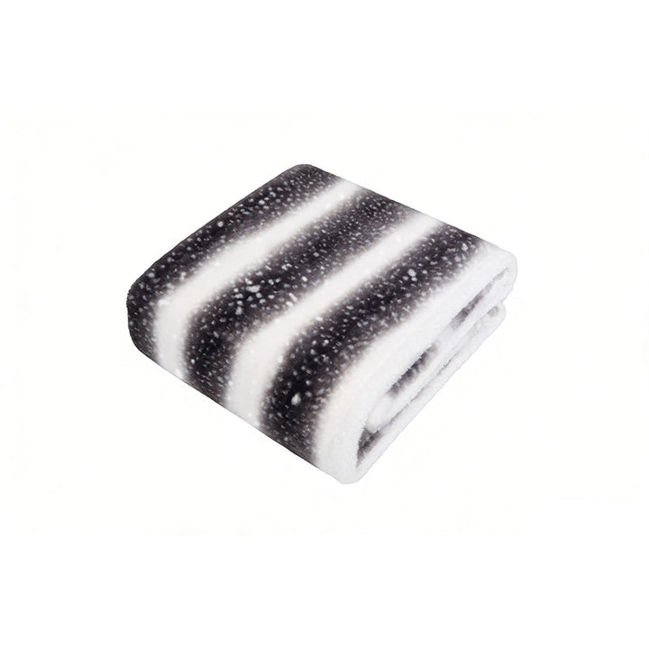 Women Cozy Dog Blanket with Soft Fleece and Modern Design Bowlift