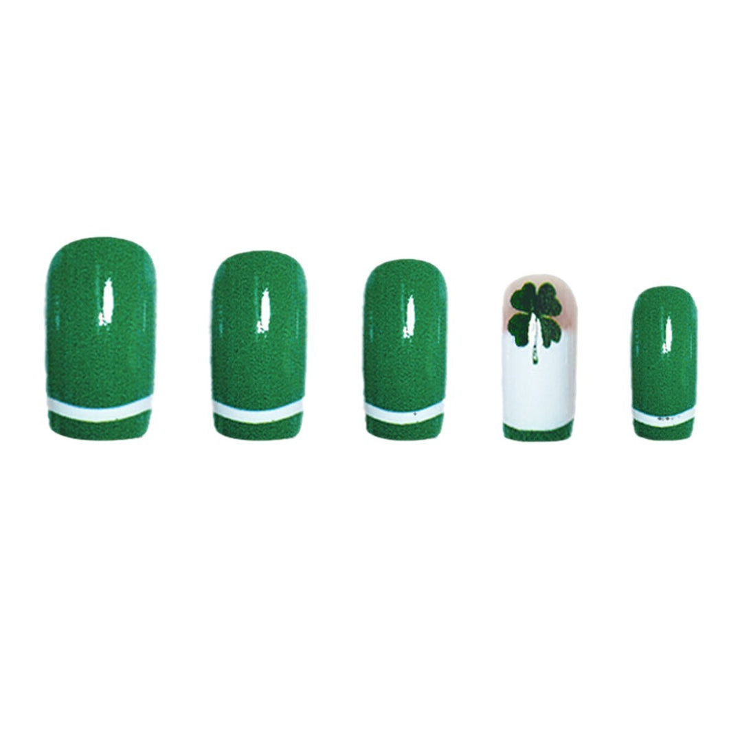 Glamorous Press-On Nail Art Set with Clover Motif Bowlift