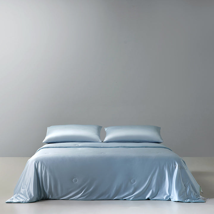 Women Luxury Satin Duvet with Elegant Button Structure Bowlift