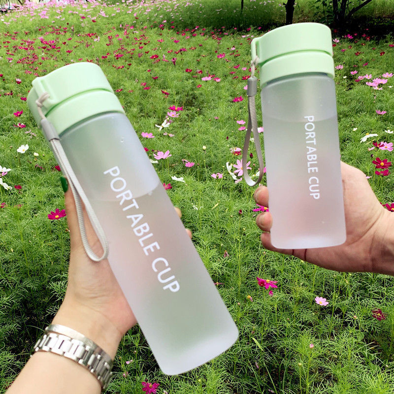 Women's portable water bottle with practical cleaning system Bowlift