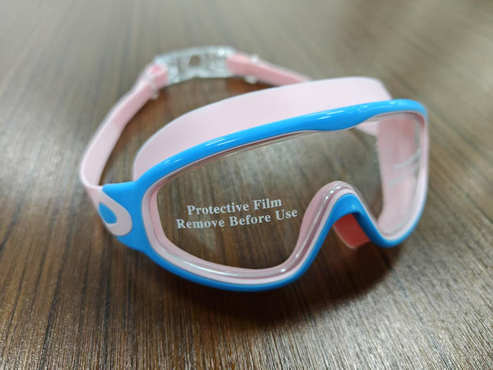 Swimming mask with adjustable comfort and clear field of vision Bowlift