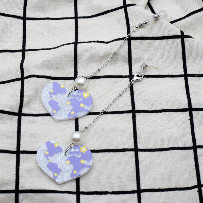 Heart-Shaped Eyewear Chain with Pearl Accents Bowlift
