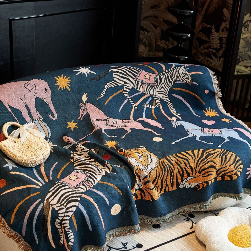 Artistic Animal-Themed Tapestry Blanket
