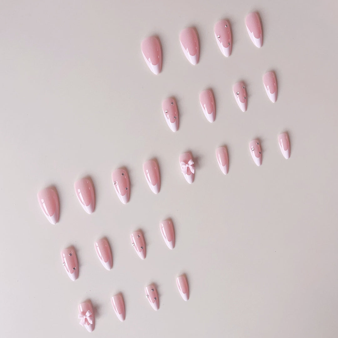 Artificial nail tips with elegant tips and floral design Bowlift
