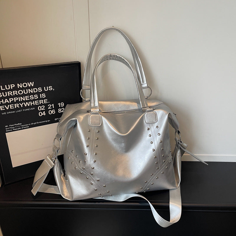 Elegant and Spacious Handbag Bowlift