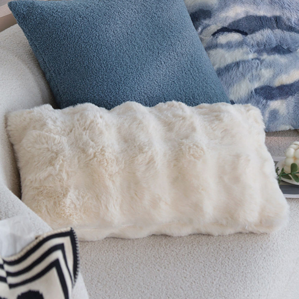 Rectangular faux fur pillowcase luxurious and plush Bowlift