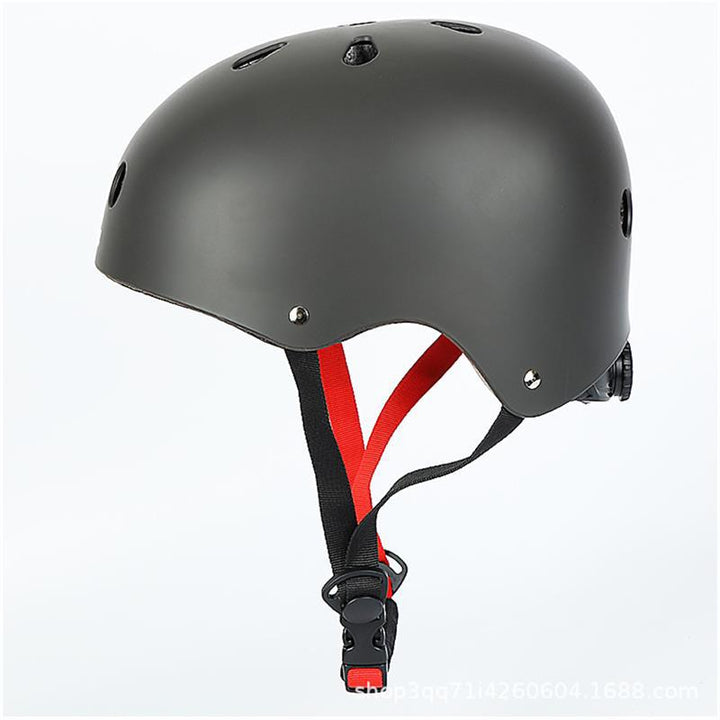 low-profile multi-sport helmet with EPS impact-absorbing liner and adjustable chin strap Bowlift