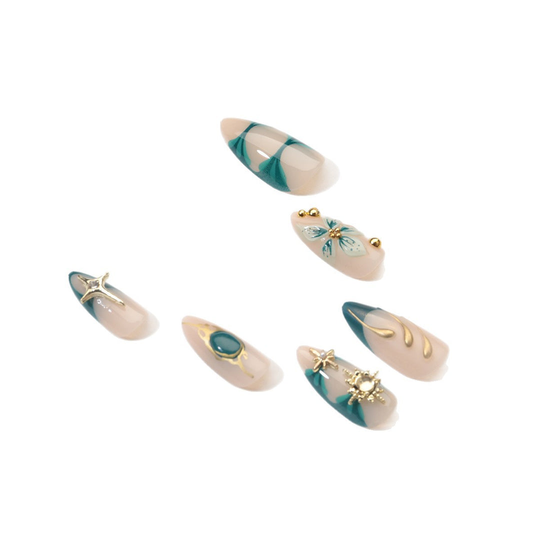 Creative Nail Art Set with Elaborate Flower and Gold Decorations Bowlift
