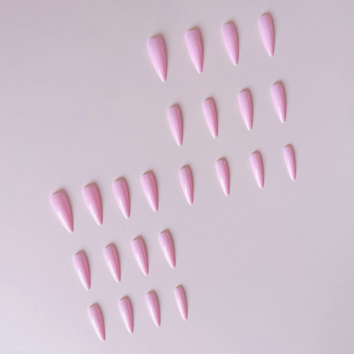 Artificial nail set with pointed design elements Bowlift