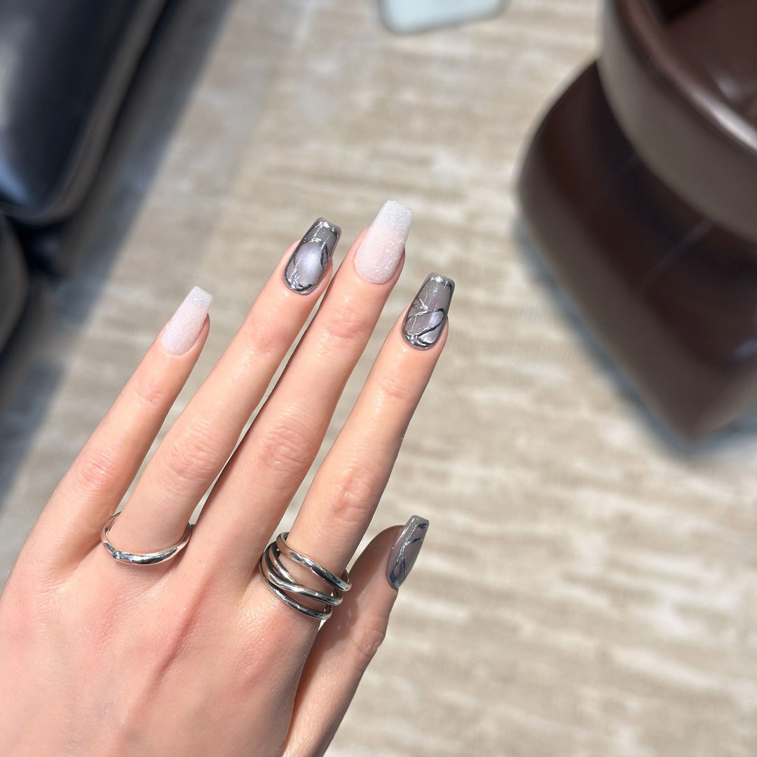 Elegant Acrylic Press-On Nail Art Set with Metallic Design Elements Bowlift