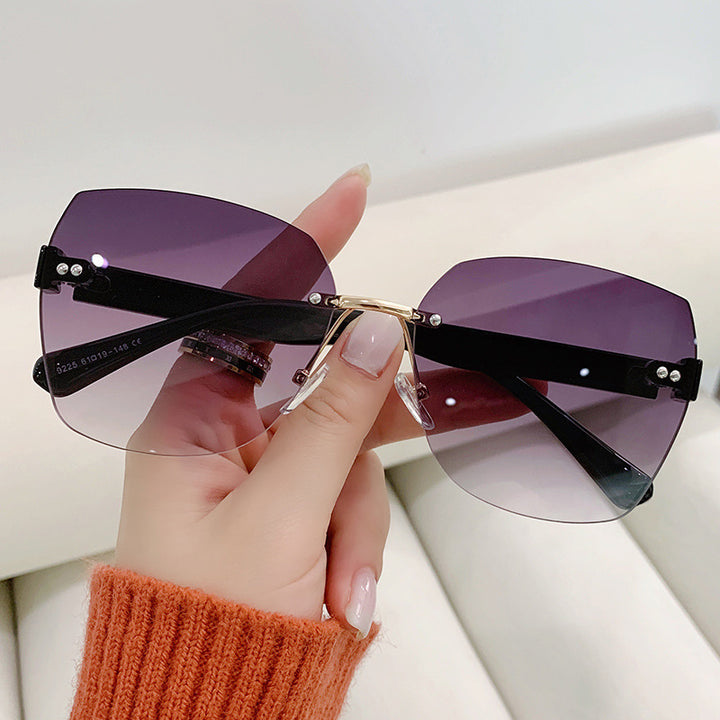 Women’s elegant sunglasses with innovative design Bowlift