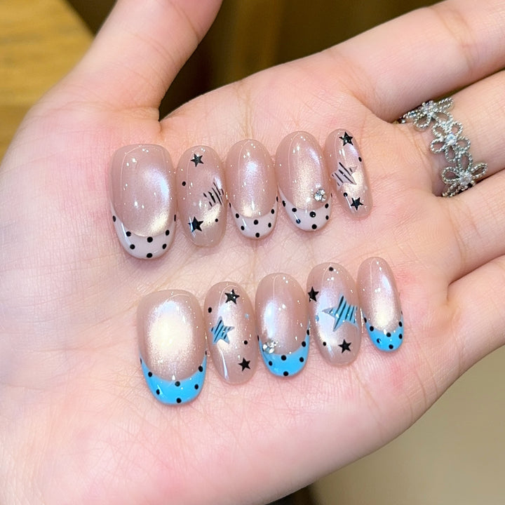 Artificial nails with Sparkling Star Theme Bowlift