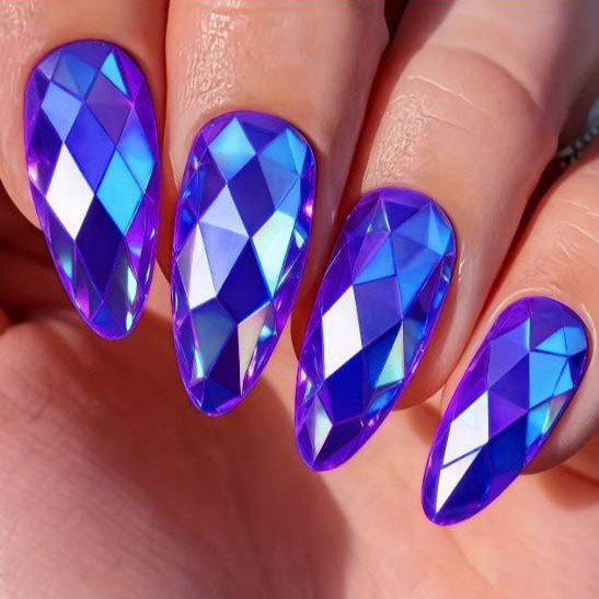 Artifical nails with Faceted Design Bowlift
