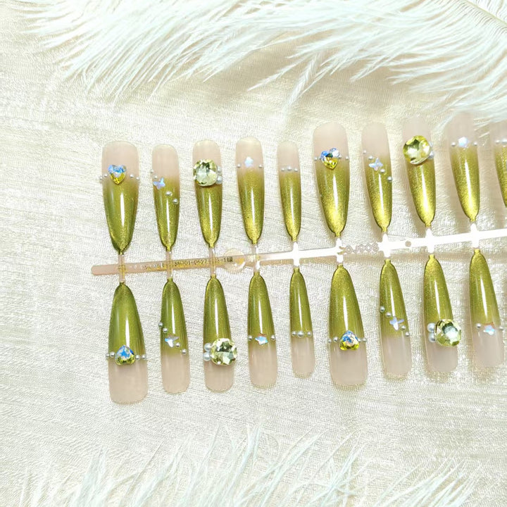 Artificial nails with elegant glitter accents Bowlift