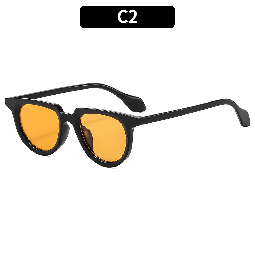 Chic Retro-Inspired Cat-Eye Sunglasses