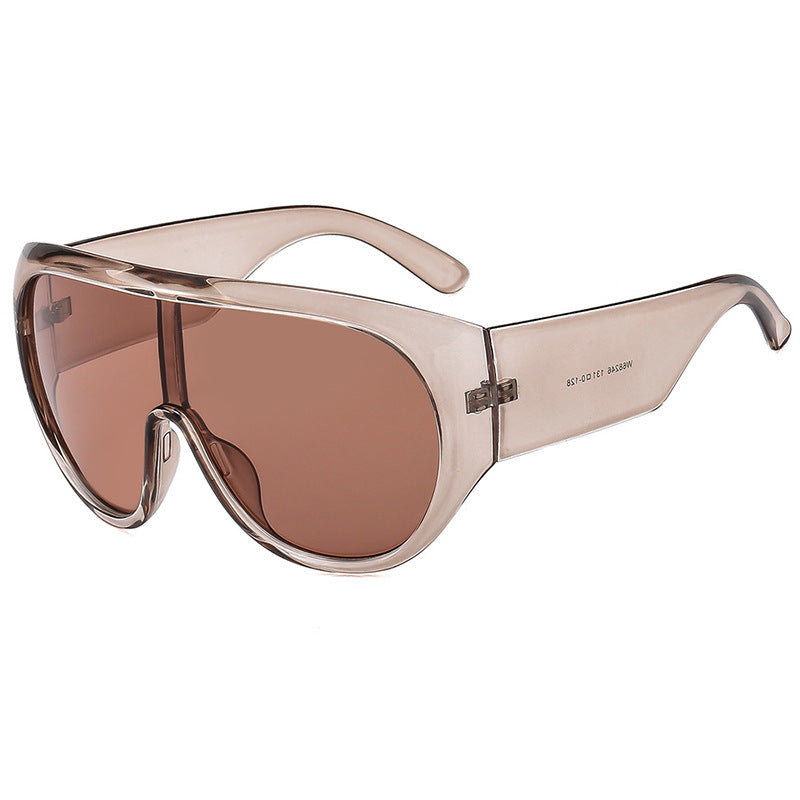 Ladies sporty sunglasses in aerodynamic design with wide field of vision Bowlift