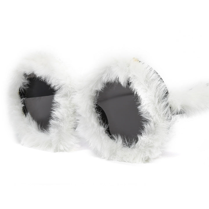 Ladies eye-catching oversized sunglasses with a unique fur touch Bowlift