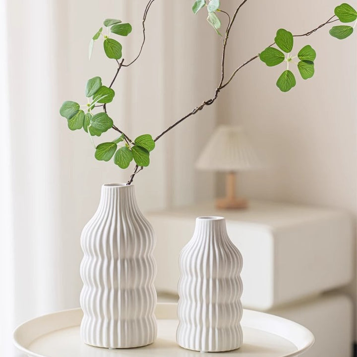 Stylish ceramic vase with wave structure Bowlift