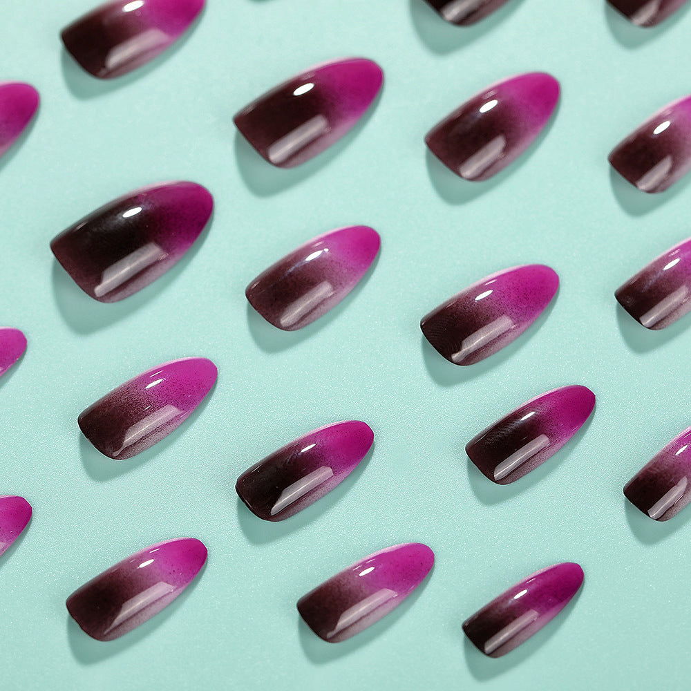 Artificial nails with modern ombre effect Bowlift