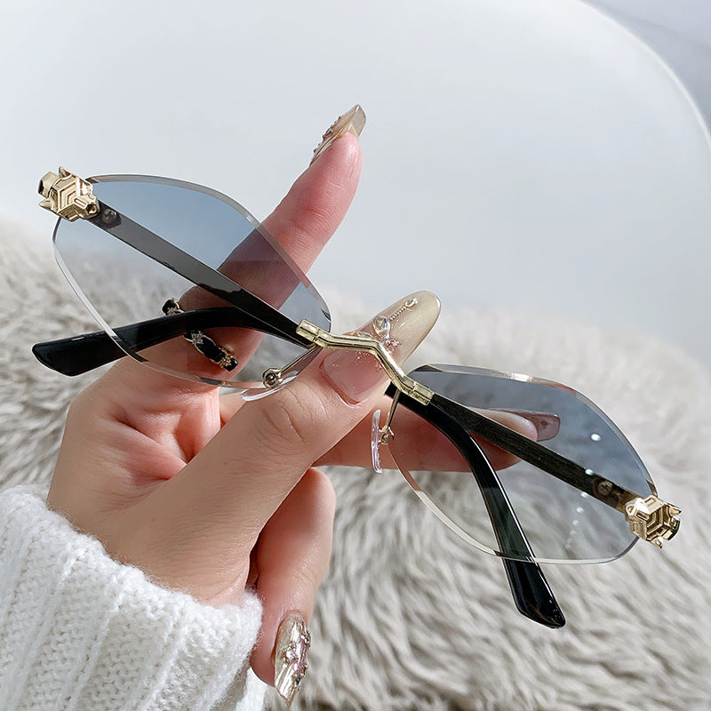 Fashion-Forward Oversized Sunglasses