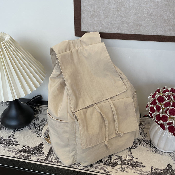 Versatile backpack with practical snap closure Bowlift
