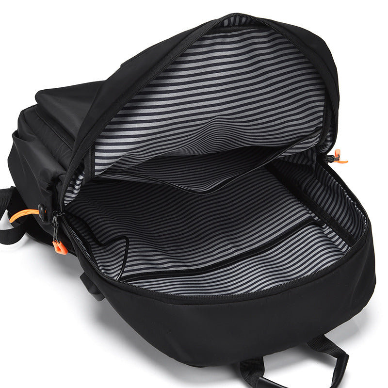 Backpack with innovative compartments and optimized ergonomics Bowlift