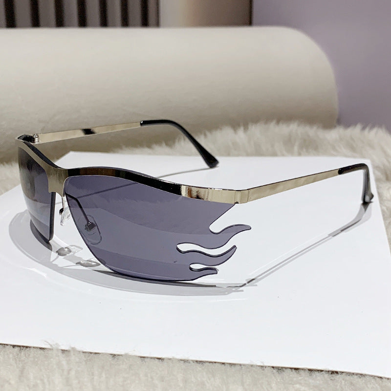 Women futuristic sunglasses with distinctive design Bowlift