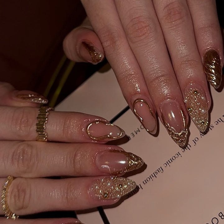 Elegant Gold-Decorated Press-On Nail Set Bowlift