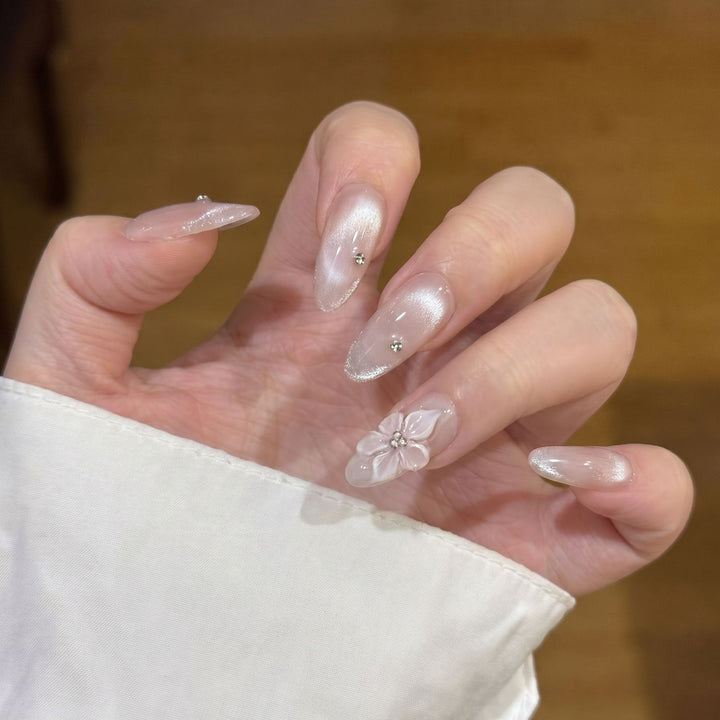 Elegant Floral Accented Press-On Nails Bowlift
