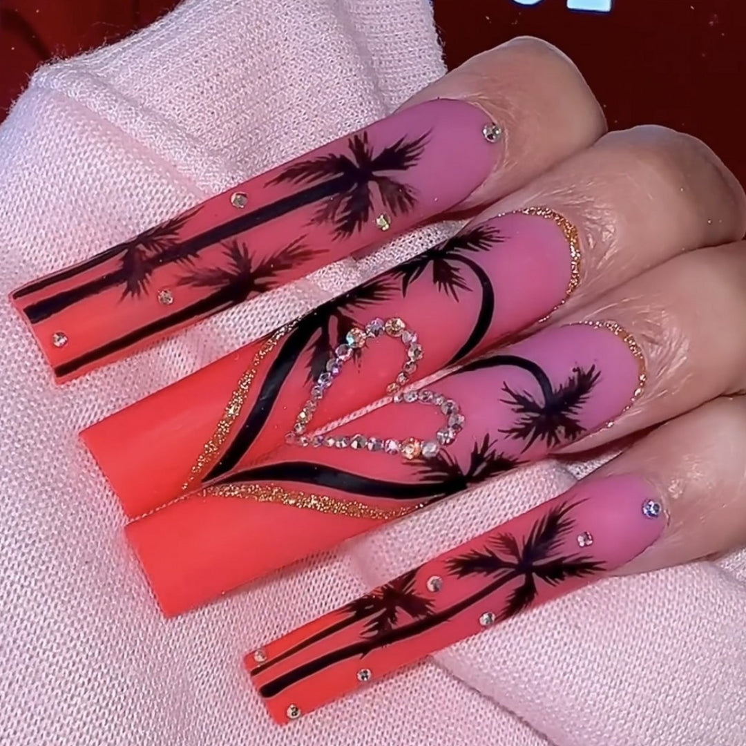 Creative artificial nails in modern palm design Bowlift