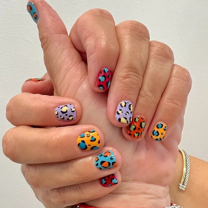 Acrylic nail set with wild leopard pattern Bowlift