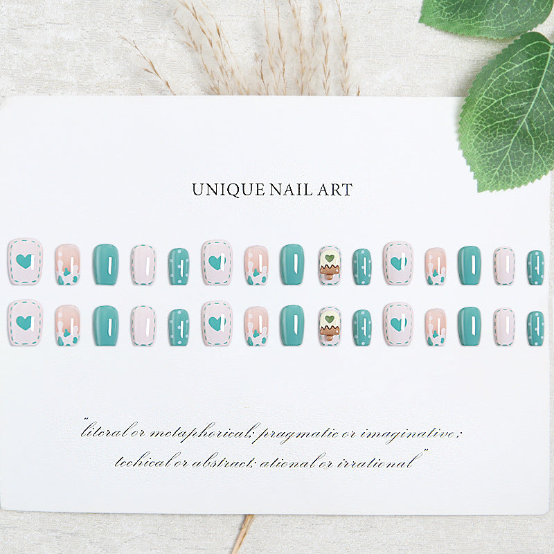 Nail set with intricate design Bowlift